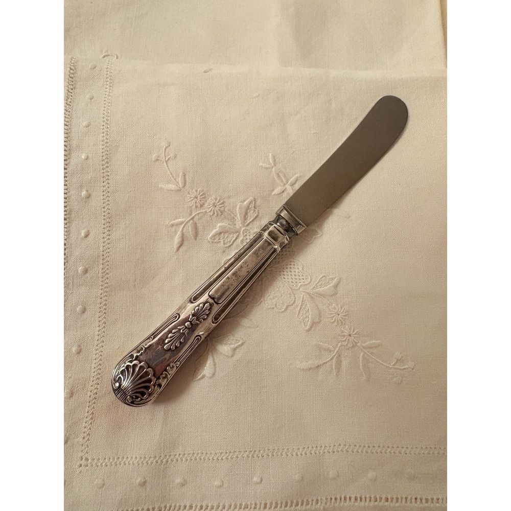 Vintage Viners of Sheffield Stainless Butter Knife England Shell‎ Floral Handle